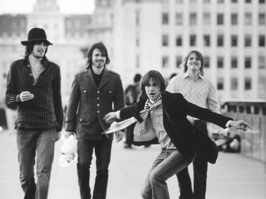 Kasabian2