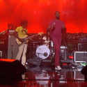 [Video] TV on the Radio presenta "Mercy" con David Letterman