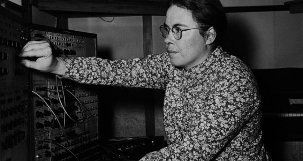 Oliveros Pauline Buchla Kopie 1160x773