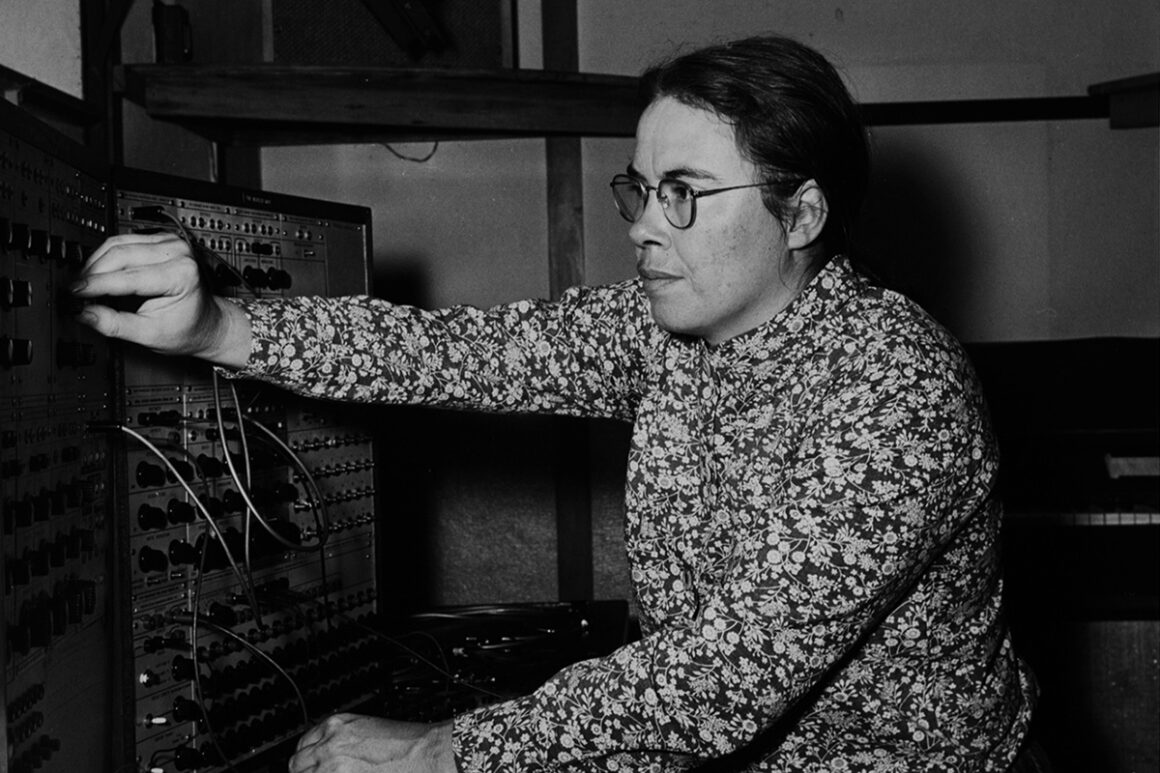Oliveros Pauline Buchla Kopie 1160x773