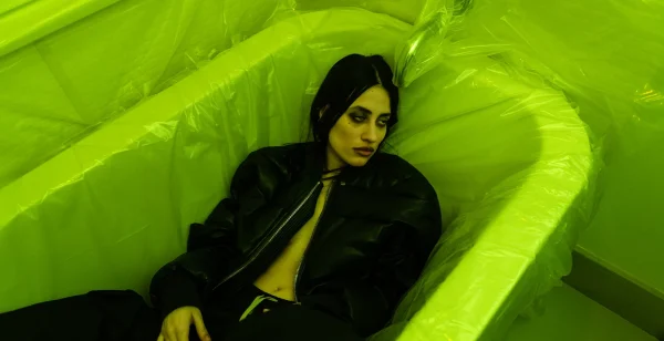 Coucou Chloe Press Picture Joseph Theodore Carbonaro 2023