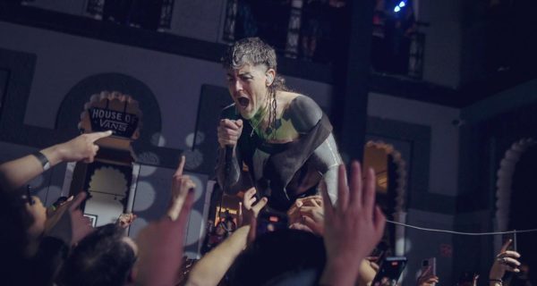 EB3BC37D 82C8 4873 816F FF9BCBEA1EAF