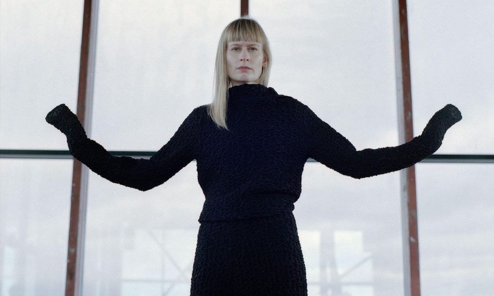 Jenny Hval 1743521462