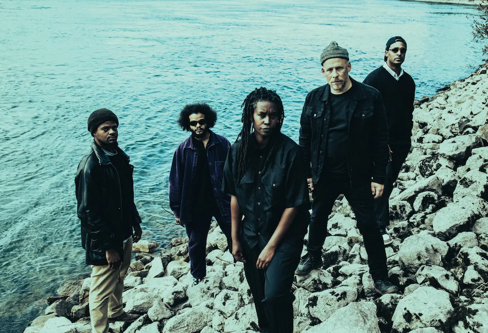 Irreversible Entanglements Set3 027 credit Annemone Take