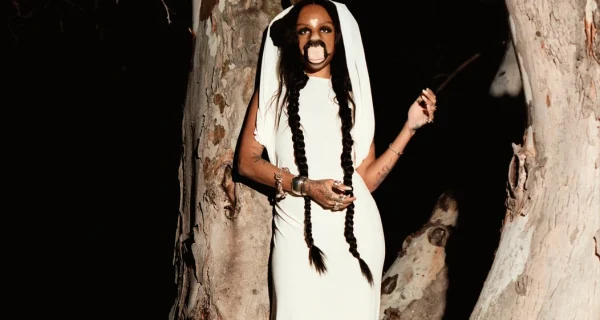 HORSEGIIRL NEG SCANS 313.CR2 credit Alex Lockett.jpg