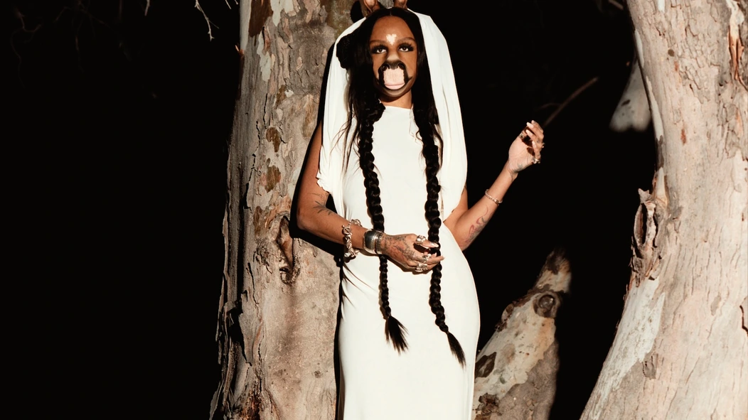 HORSEGIIRL NEG SCANS 313.CR2 credit Alex Lockett.jpg